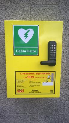 A defibrillator available for use by any member of the public who needs it, was installed on site in 2015 in memory of Mrs Jean Grant (Michelles' mum) If someone is showing signs of cardiac arrest, phone 999 and give your location - they will inform of the nearest sited defibrillator machine. This one is handy obviously for the towpath but also Watermead Country Park and local areas
